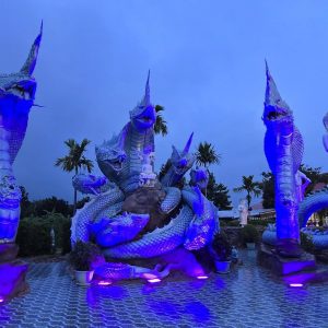 Naga sculptures at Wat Trai Samakkhi
