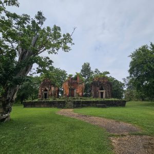 Prang Ku Sanctuary surrounded by greenery